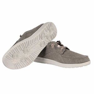 Skechers men shoes in Brown color‎